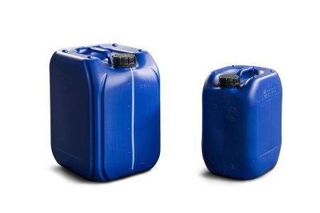 blaue Kunststoffkanister mit und ohne Sichtstreifen